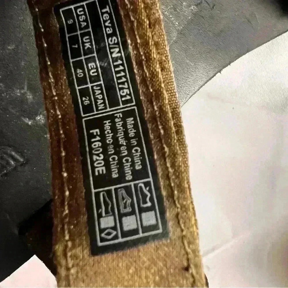 NWT Teva Women's Flatform Universal Sandal SZ 8, Black/Tan - Picture 6 of 7